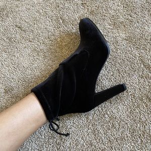 Auth New Stuart Weitzman velvet highland booties!